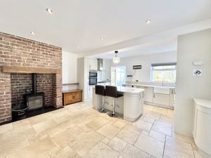 Photo 21- click for photo gallery